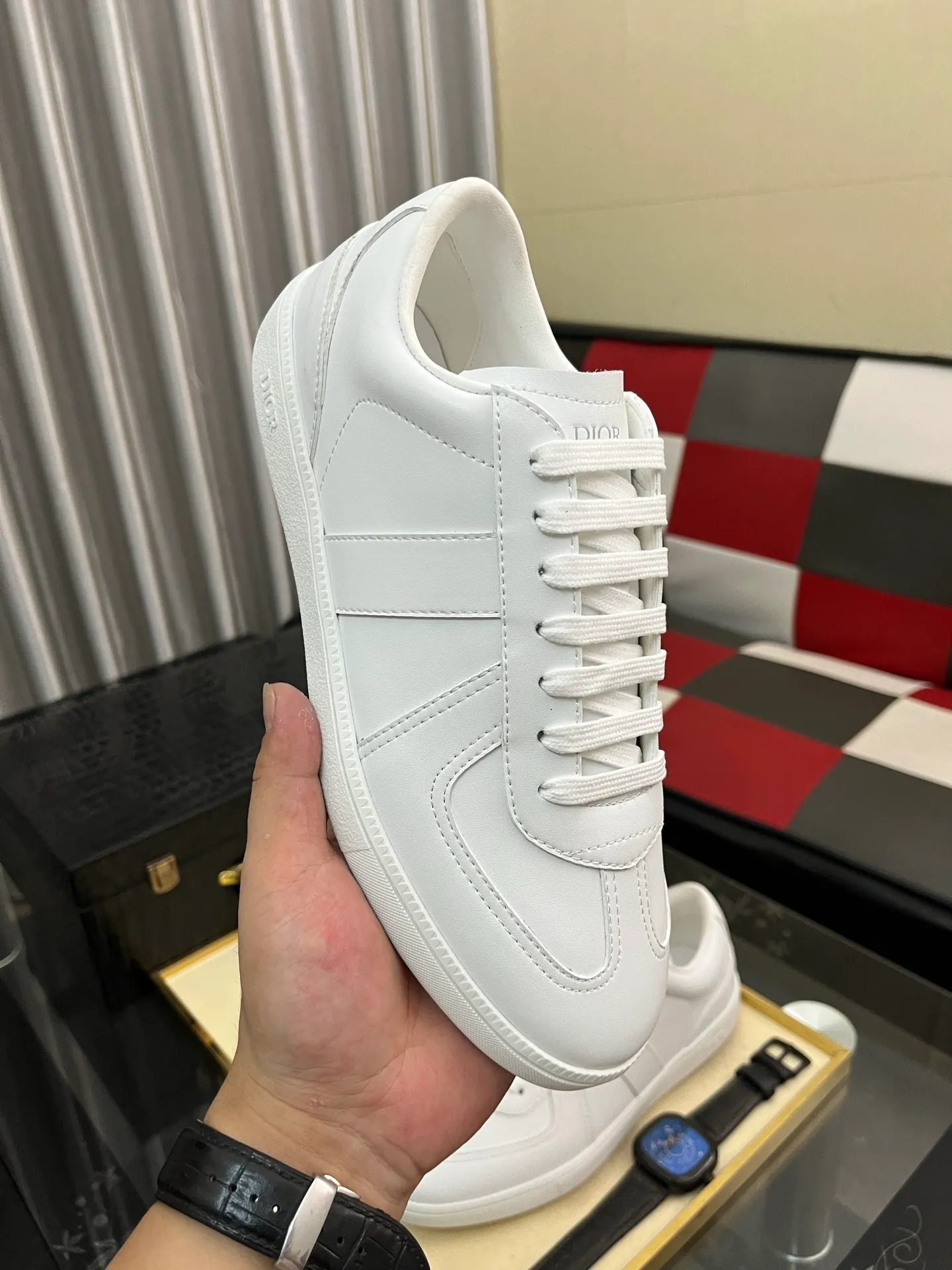 Men's shoes 💰380⌚️⌚️ 【Dior*DIAO】original quality.~ Unique modern style sneakers. 🏃A must-have casual shoe for trendy men😍😍 Original brand imported from Italy, imported original leather, sheep lining (refuses to discolor and grind feet) Sole: Original sole provided by the original factory, French lazy style design ⚠️Fit to the feet, original quality, super comfortable original sole. Code number: 38-442️⃣Colors available